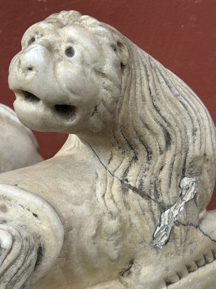 Paire de lions sculptures en marbre élément de gisant époque XVII- XVIIIème ou antérieur? Lion-photo-7