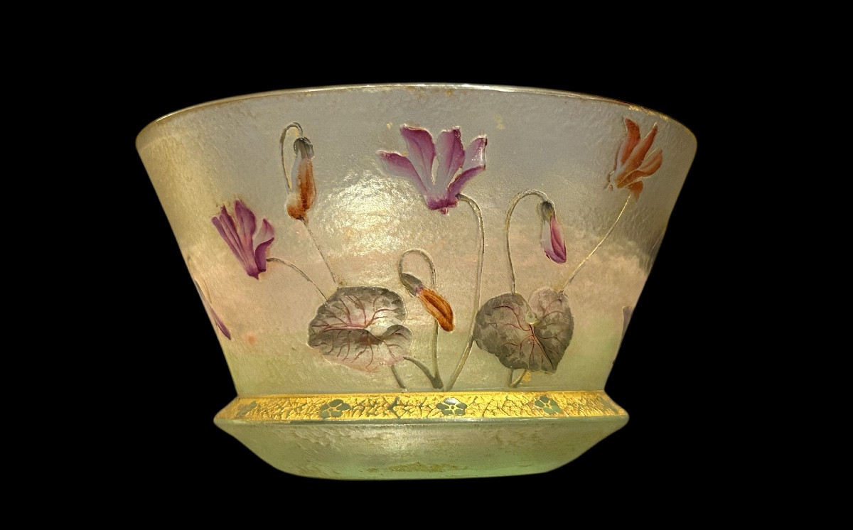 DAUM Nancy - Coupelle tronconique à décor de cyclamens - Art Nouveau - Pâtes de verre - Gallé