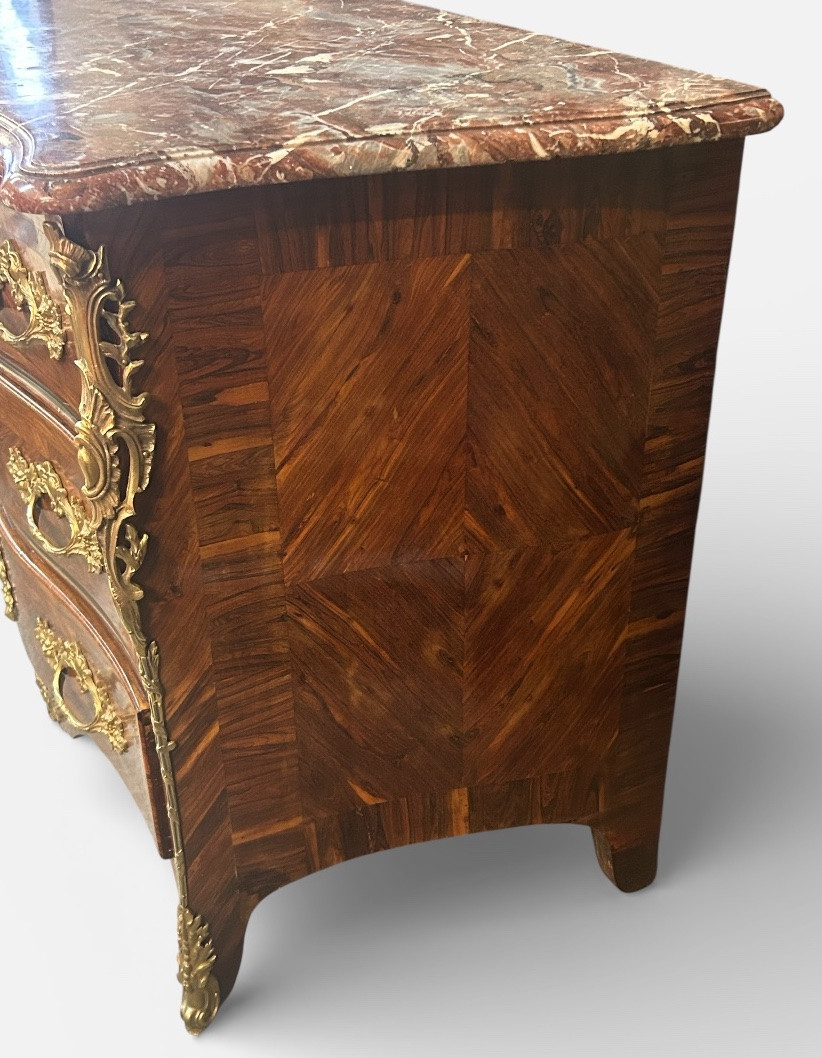 Commode d’entre deux en placage de bois de violette d’époque Louis XV - XVIIIème siècle.-photo-1