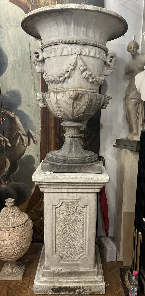 Important vase en marbre d’époque fin XVIIIème ou début XIXéme H 105 cm