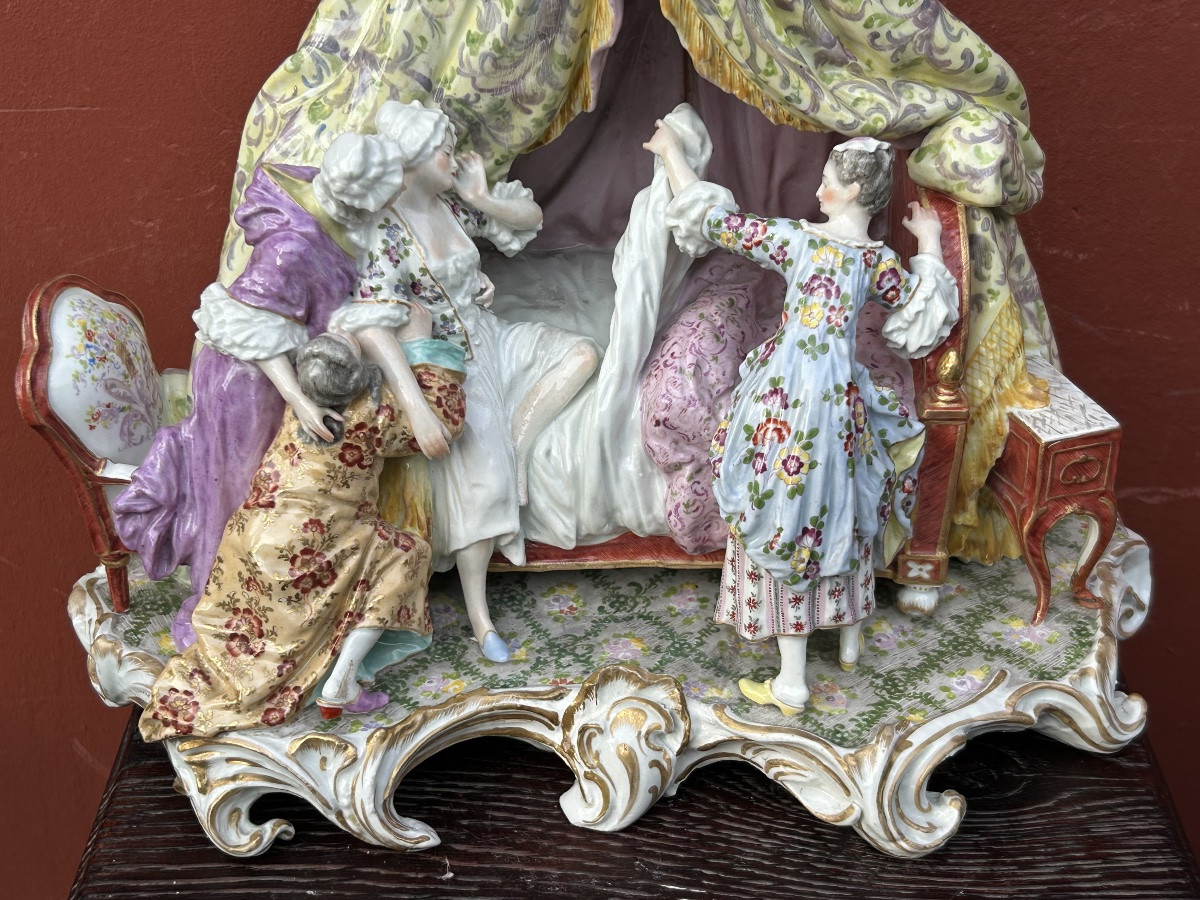 Saxe - le coucher de la mariée - Groupe pyramidal en porcelaine émaillé polychrome  1880-1910-photo-2