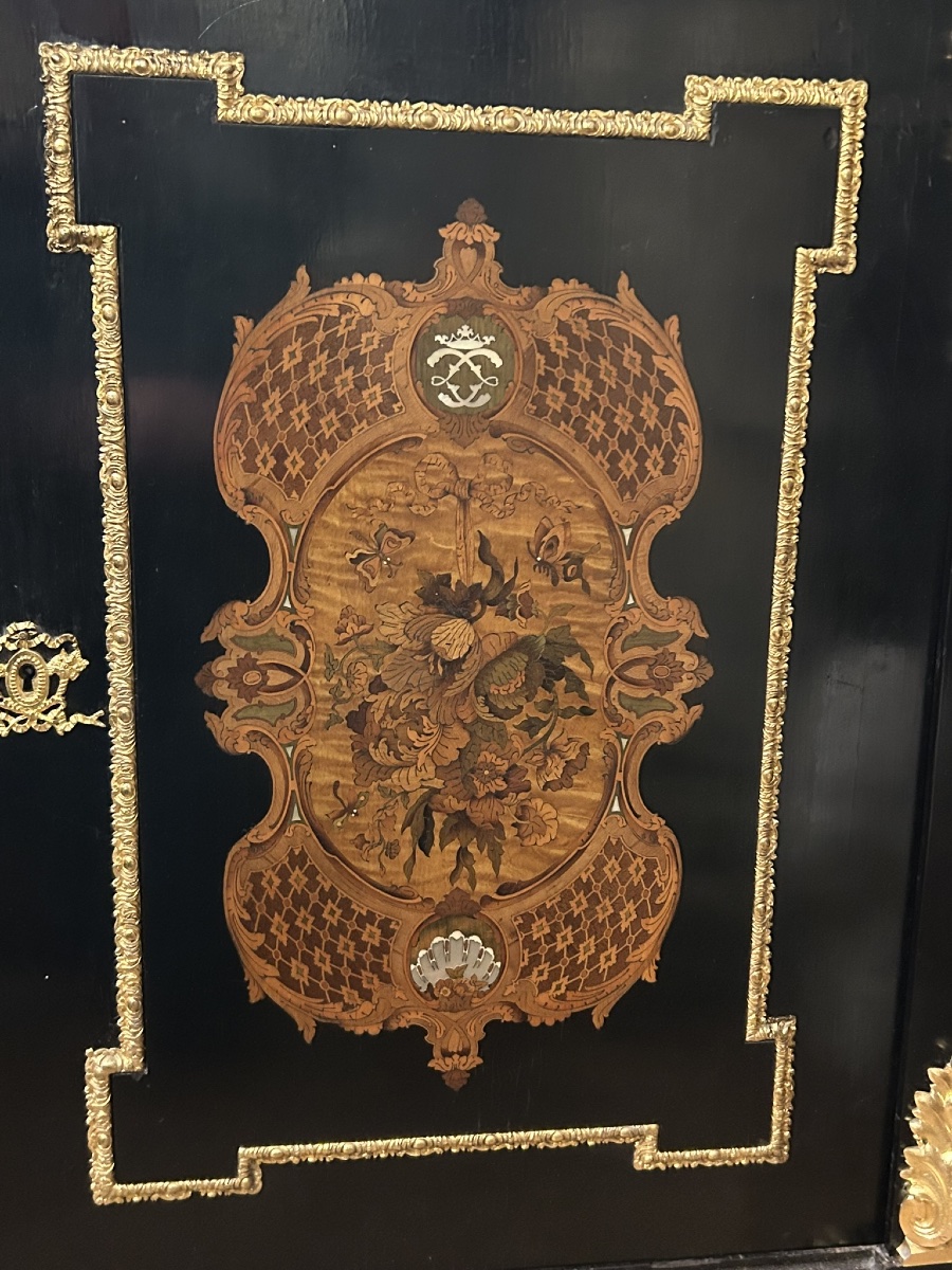 Meuble d’entre deux à hauteur d’appui d’époque Napoléon III bronze doré et marqueterie -photo-2