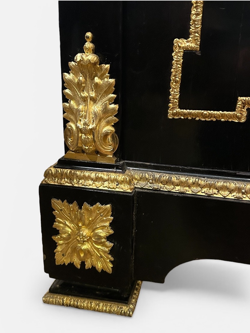 Meuble d’entre deux à hauteur d’appui d’époque Napoléon III bronze doré et marqueterie -photo-6