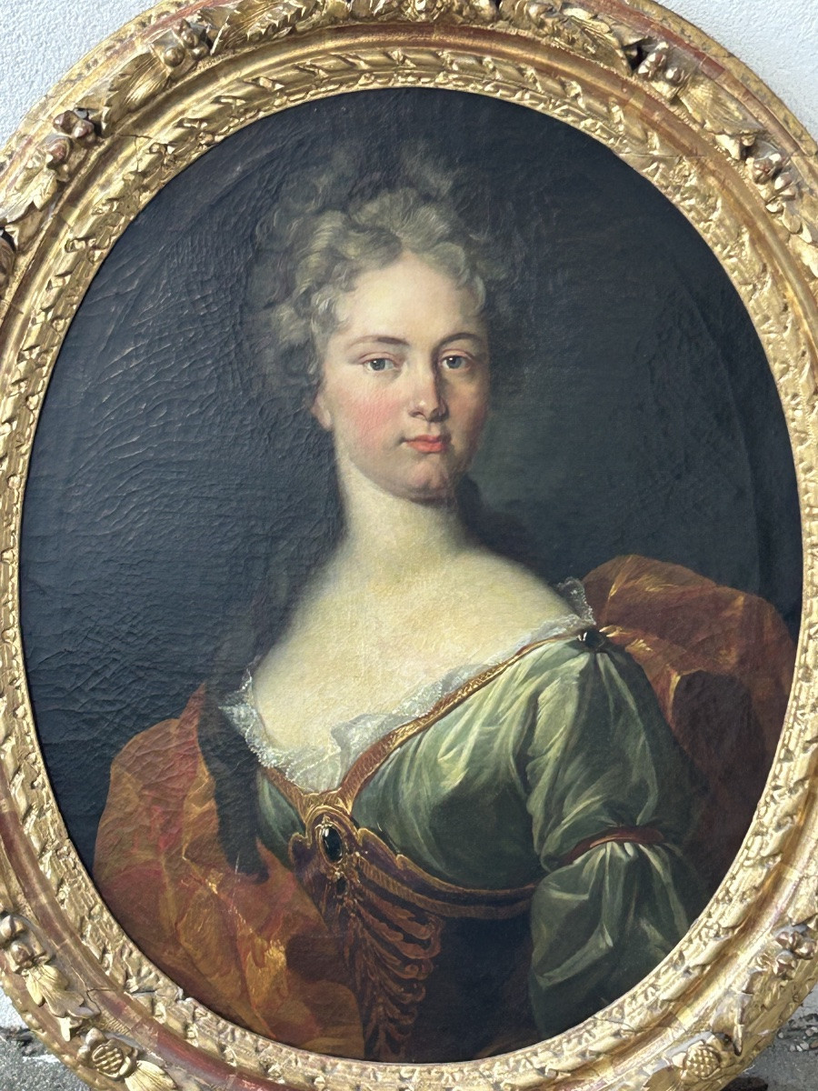 Oval Portrait Of A Woman, Late 17th Or Early 18th Century French School Oil On Canvas-photo-2