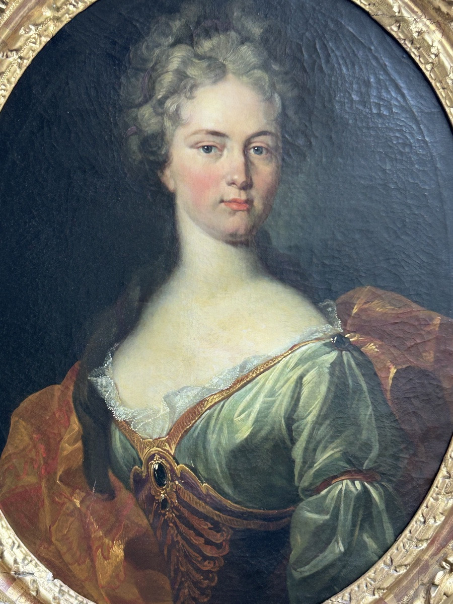 Oval Portrait Of A Woman, Late 17th Or Early 18th Century French School Oil On Canvas-photo-1