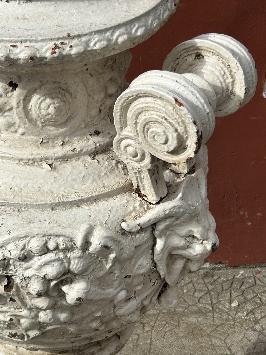 Grand vase couvert ou urne en fonte d’époque XIXéme siècle - décoration de jardin vase Médicis -photo-4