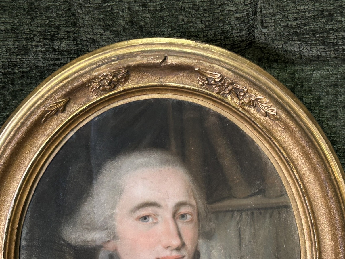 Late 18th Century - Directoire - Late Louis XVI Pastel Portrait Of A Man-photo-4
