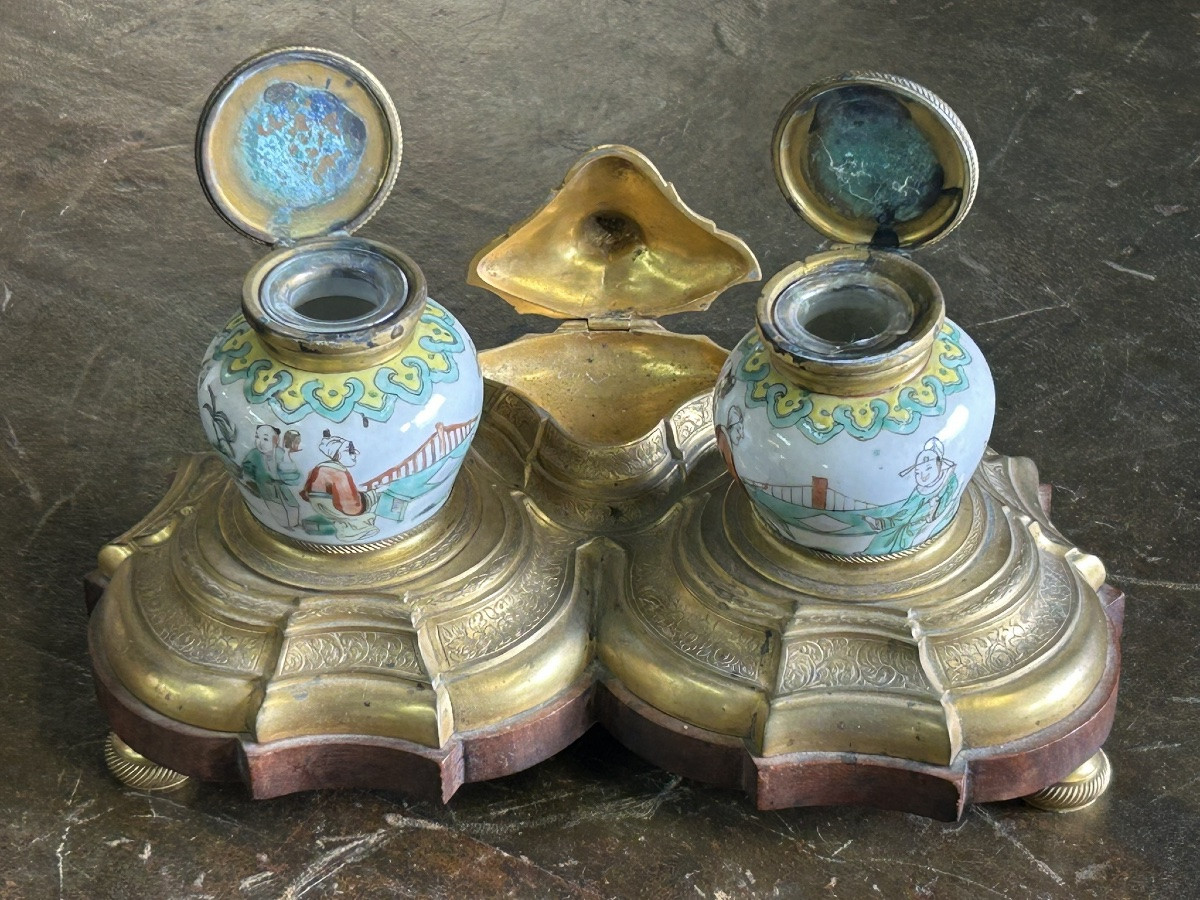 Rare Ormolu And Chinese Porcelain Inkwell From The 19th Century.-photo-4