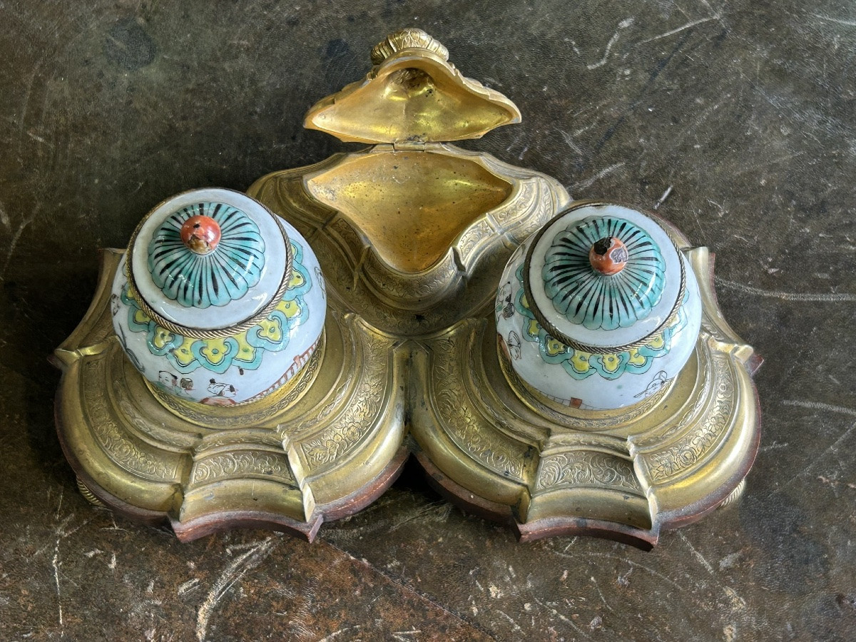 Rare Ormolu And Chinese Porcelain Inkwell From The 19th Century.-photo-1