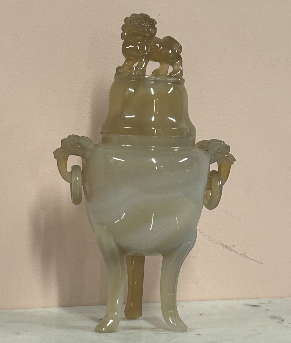 Agate Tripod Perfume Burner And Lid China Circa 1940-50 - Chinese H 17 Cm