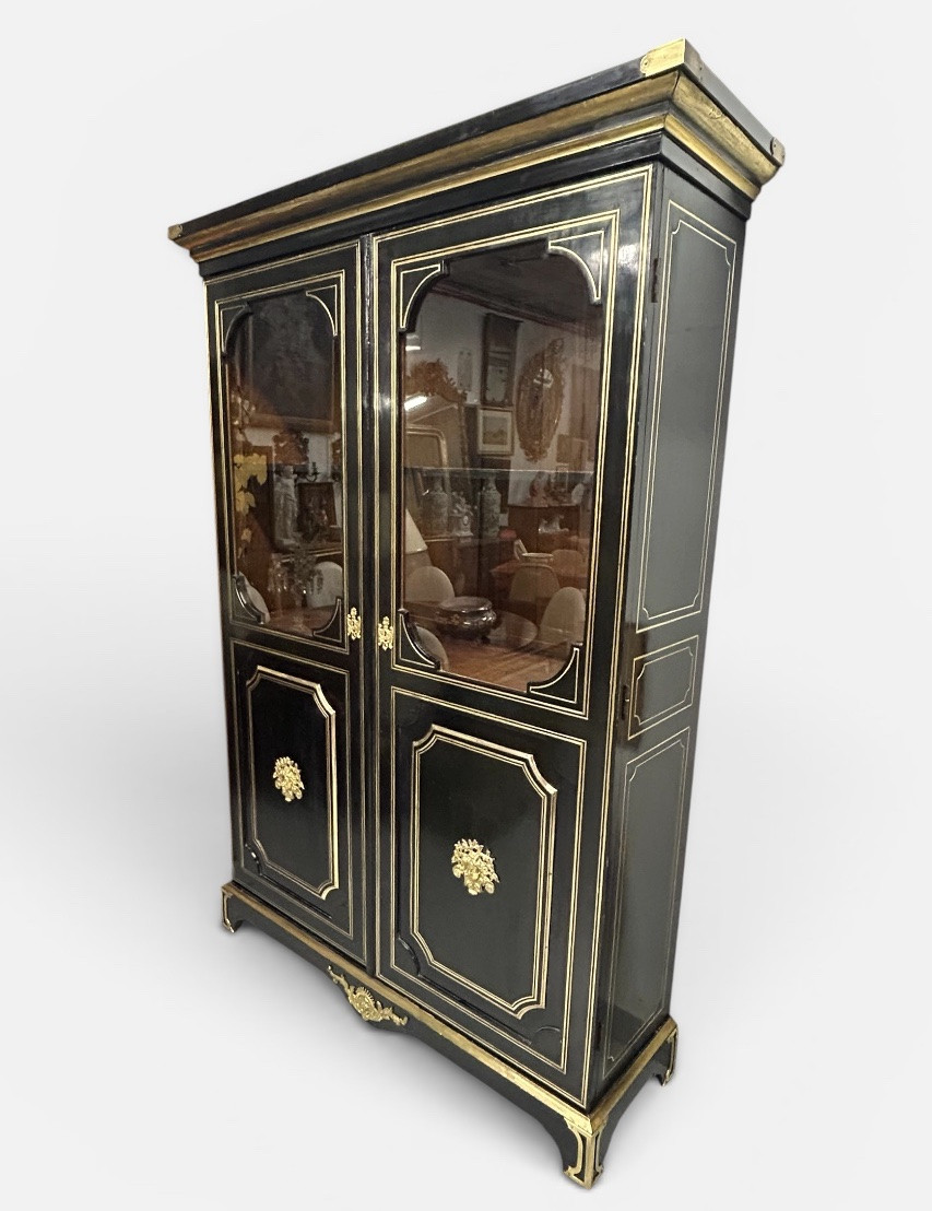 Bibliothèque ou vitrine en bois laqué noir de style Louis XIV époque Napoléon III -photo-2