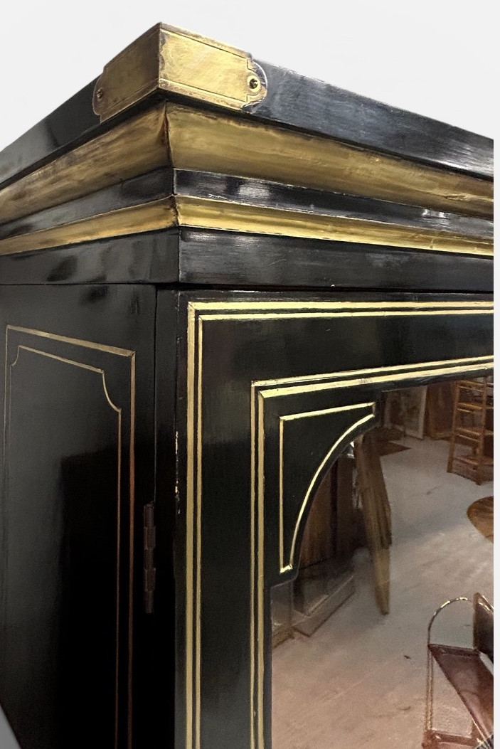 Bibliothèque ou vitrine en bois laqué noir de style Louis XIV époque Napoléon III -photo-3