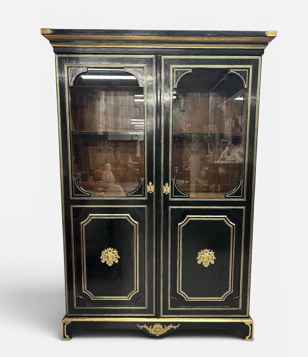 Bibliothèque ou vitrine en bois laqué noir de style Louis XIV époque Napoléon III 