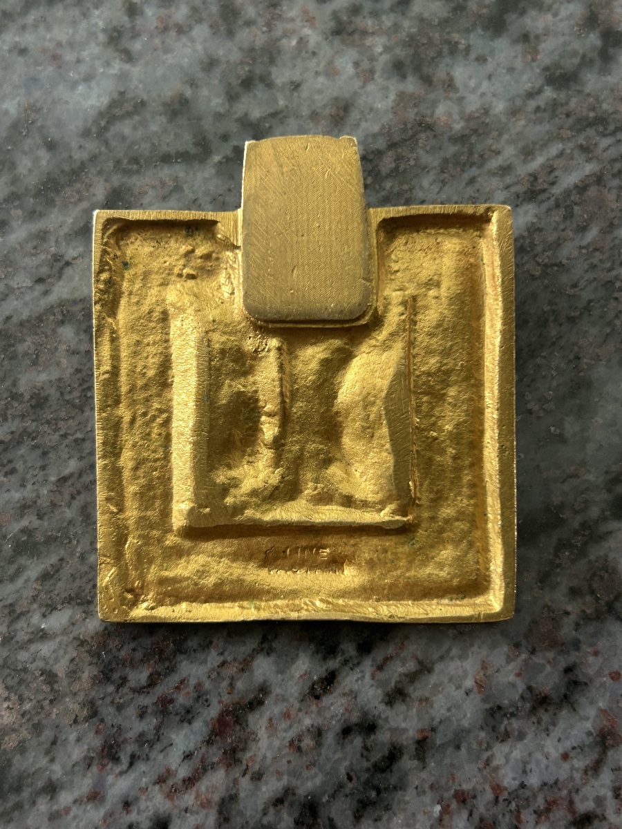 Line Vautrin - rare pendentif «  dauphins et trident « bijoux en bronze doré, circa vers 1940-photo-3