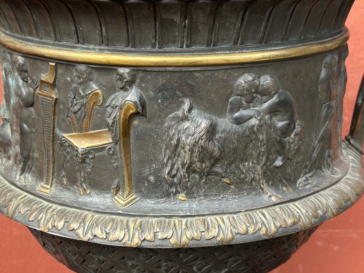Important Antique-style Bronze Vase—grand Tour—medici Vase With Mermaid Handles, Early 19th Century-photo-2