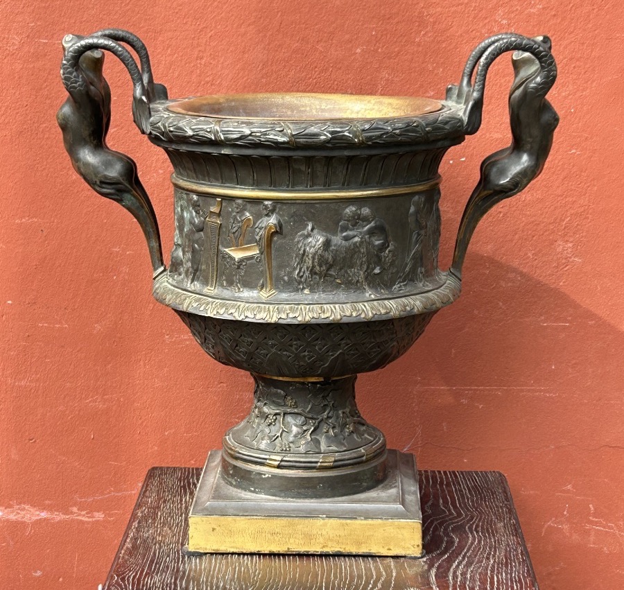 Important Antique-style Bronze Vase—grand Tour—medici Vase With Mermaid Handles, Early 19th Century