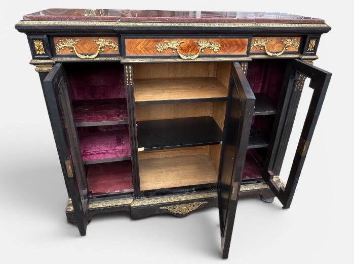 Meuble à hauteur d’appui ou d’entre deux Meuble vitrine d’époque Napoléon III bronze doré -photo-3