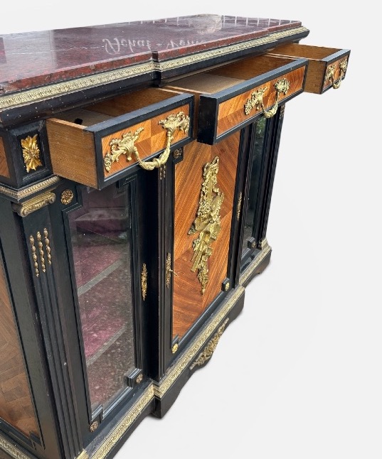 Meuble à hauteur d’appui ou d’entre deux Meuble vitrine d’époque Napoléon III bronze doré -photo-4