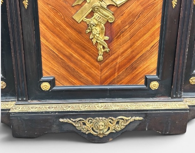Meuble à hauteur d’appui ou d’entre deux Meuble vitrine d’époque Napoléon III bronze doré -photo-5