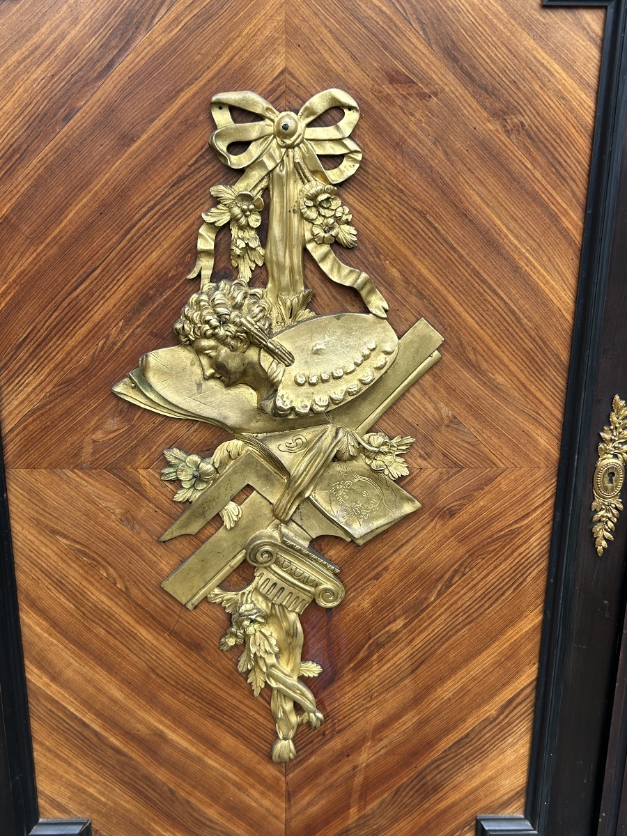 Meuble à hauteur d’appui ou d’entre deux Meuble vitrine d’époque Napoléon III bronze doré -photo-7