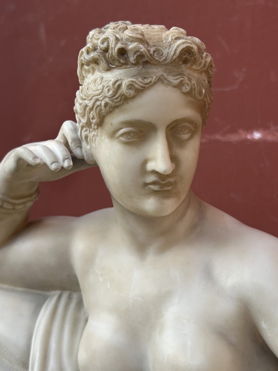 After Antonio Canova—pauline Borghese, A Major Alabaster Sculpture, 19th Century—empire Period -photo-3