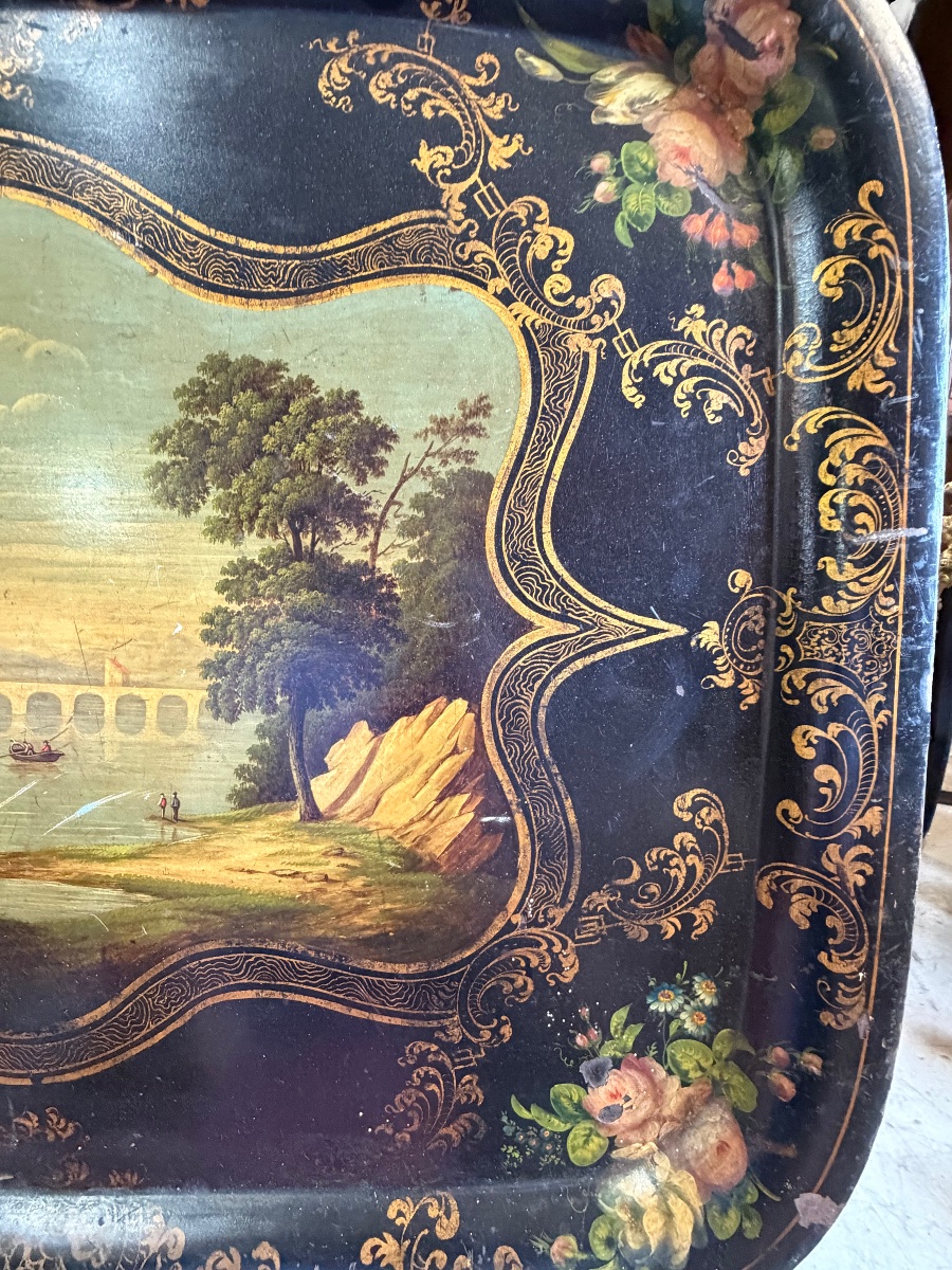 Grand plateau en tôle peint d’époque Napoléon III à décor de paysage et de fleurs  L 78 cm-photo-7