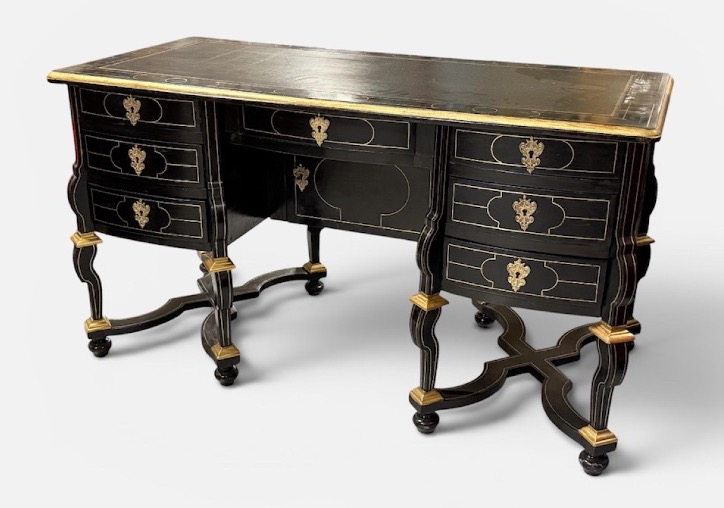 Bureau Mazarin laqué noir et filets de laiton en partie d’époque Louis XIV -photo-3