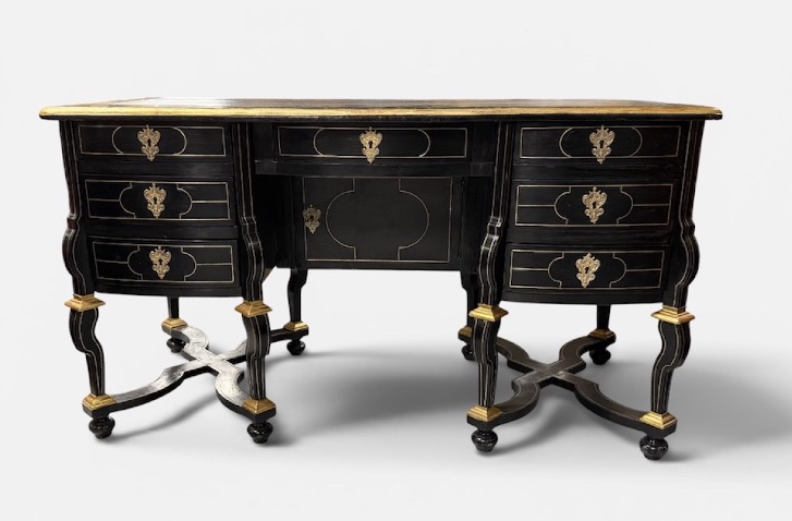 Bureau Mazarin laqué noir et filets de laiton en partie d’époque Louis XIV -photo-4