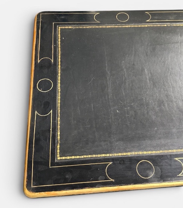 Bureau Mazarin laqué noir et filets de laiton en partie d’époque Louis XIV -photo-4