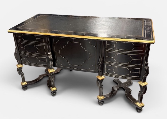 Bureau Mazarin laqué noir et filets de laiton en partie d’époque Louis XIV -photo-6