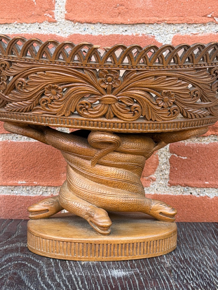 Art populaire - coupe sur pied en bois sculpté serpents et décors à motifs floraux ajouré XIXèm-photo-2