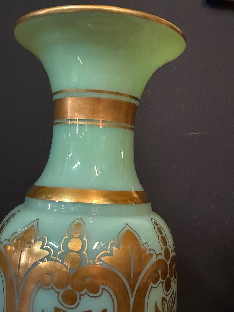Paire de vases en opaline verte et dorée d’époque Napoléon III - Baccarat H 24,5 cm-photo-1
