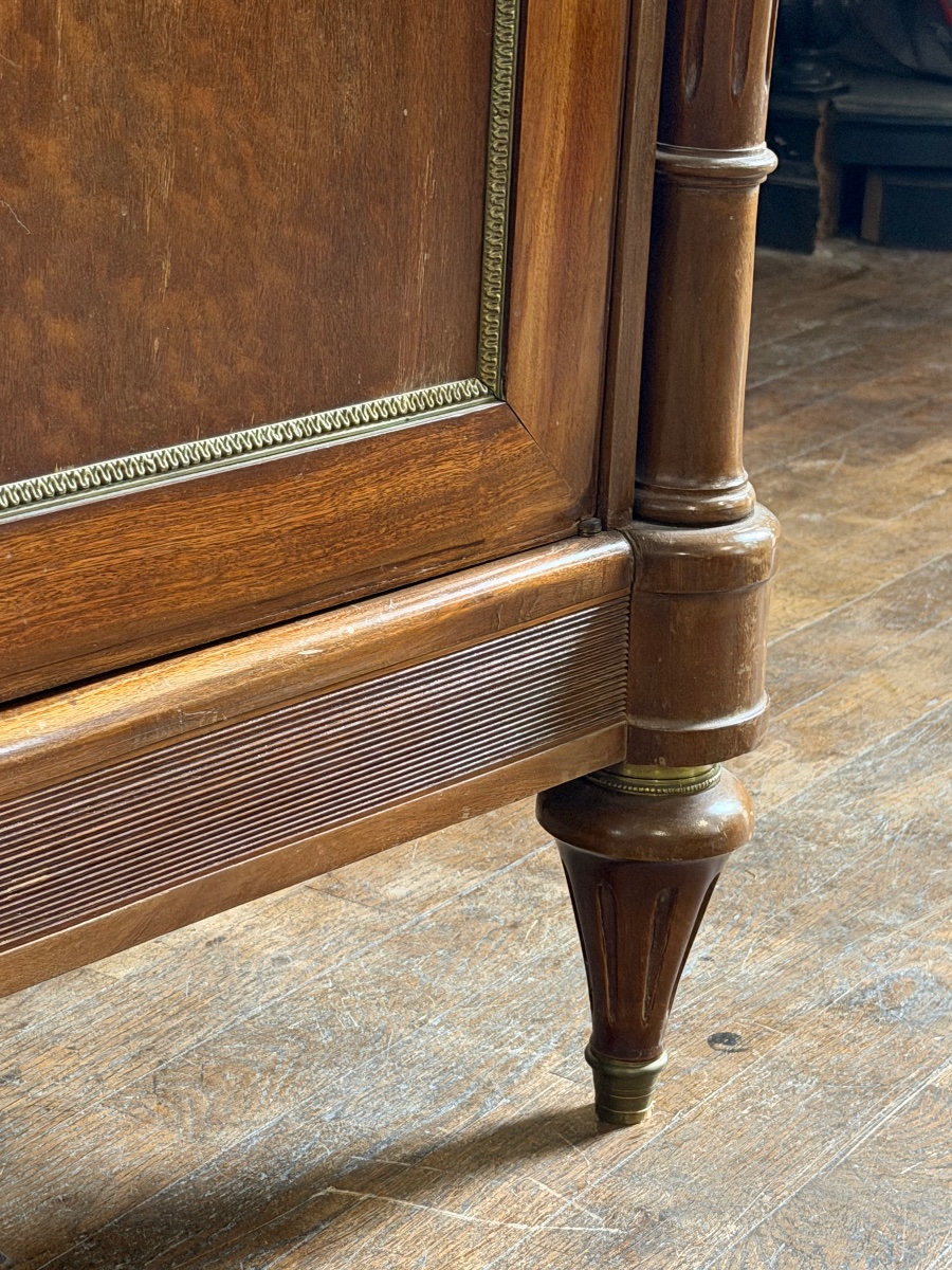 Sideboard—mahogany Display Cabinet In The Louis XVI Style, Circa 1900 -photo-2