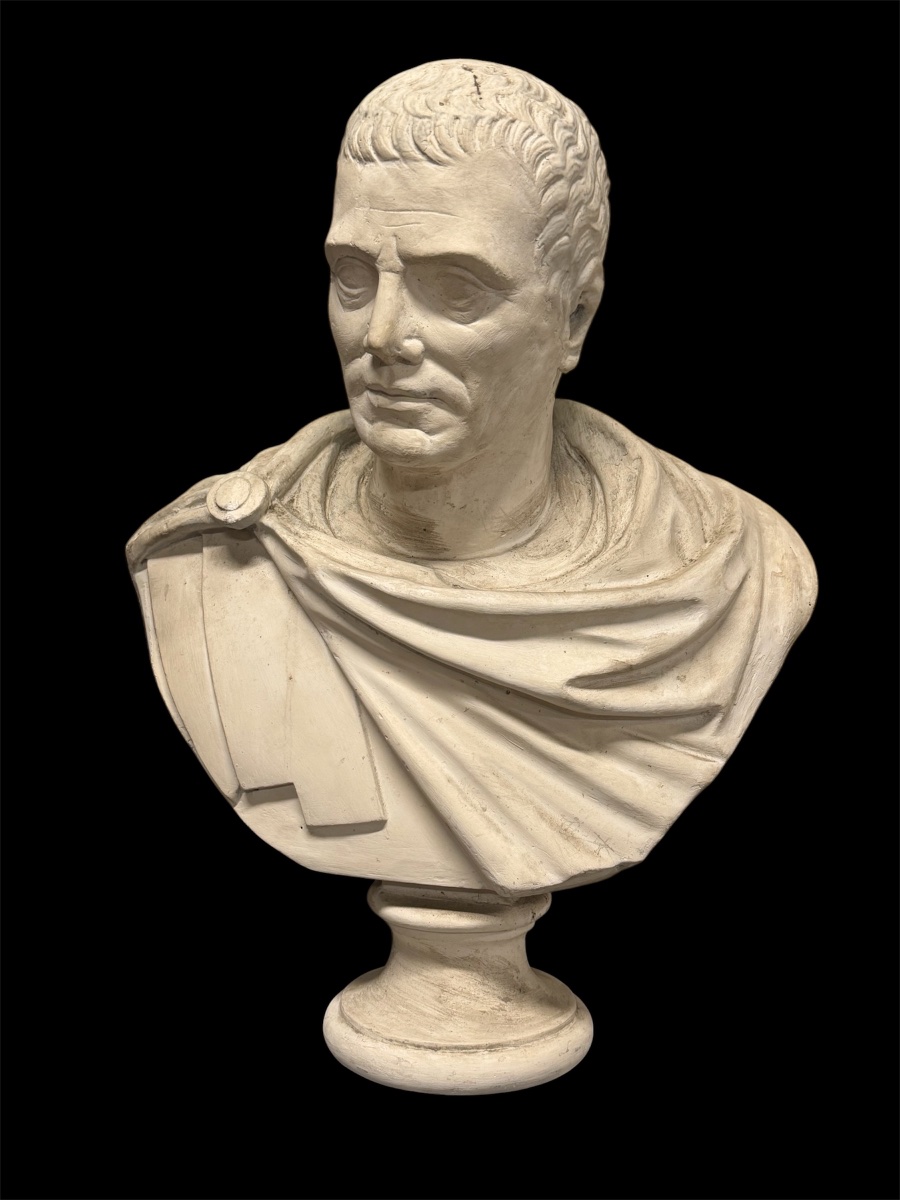 Buste d’empereur Romain sculpture en plâtre du début du XXème siècle H 70 cm