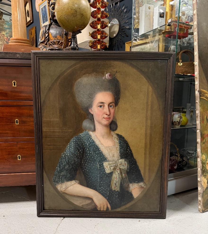 Portrait Of A Woman, 18th-century French School—oil On Canvas -photo-2