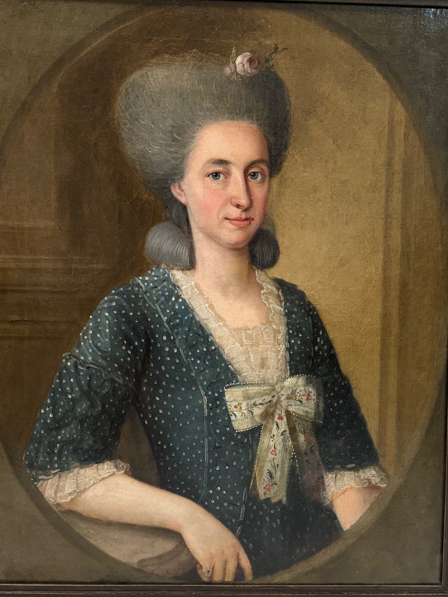 Portrait Of A Woman, 18th-century French School—oil On Canvas -photo-3