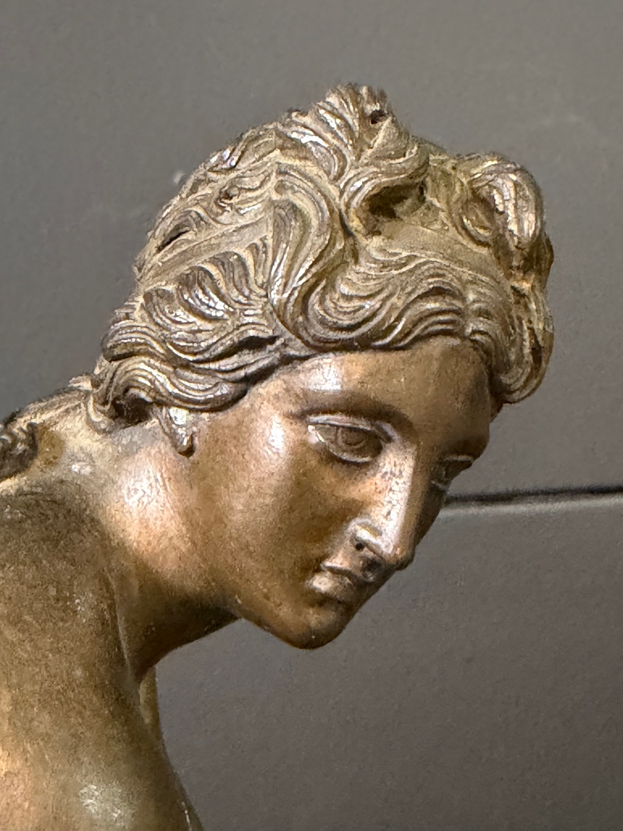 Crouching Venus Or Aphrodite Bathing, An Early 19th-century Bronze “grand Tour” Sculpture Based On An Ancient Model-photo-3
