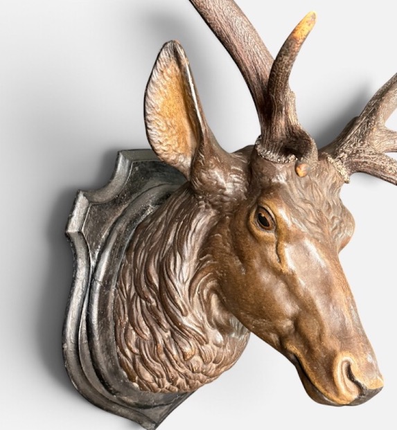 Polychrome Terracotta Stag Trophy From The Late 19th Century—hunting—stag's Head On A Shield-photo-3
