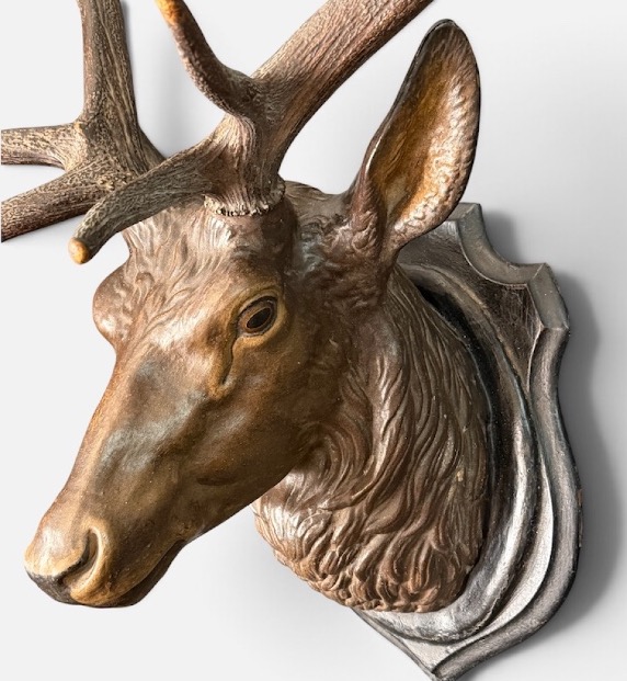 Polychrome Terracotta Stag Trophy From The Late 19th Century—hunting—stag's Head On A Shield-photo-4