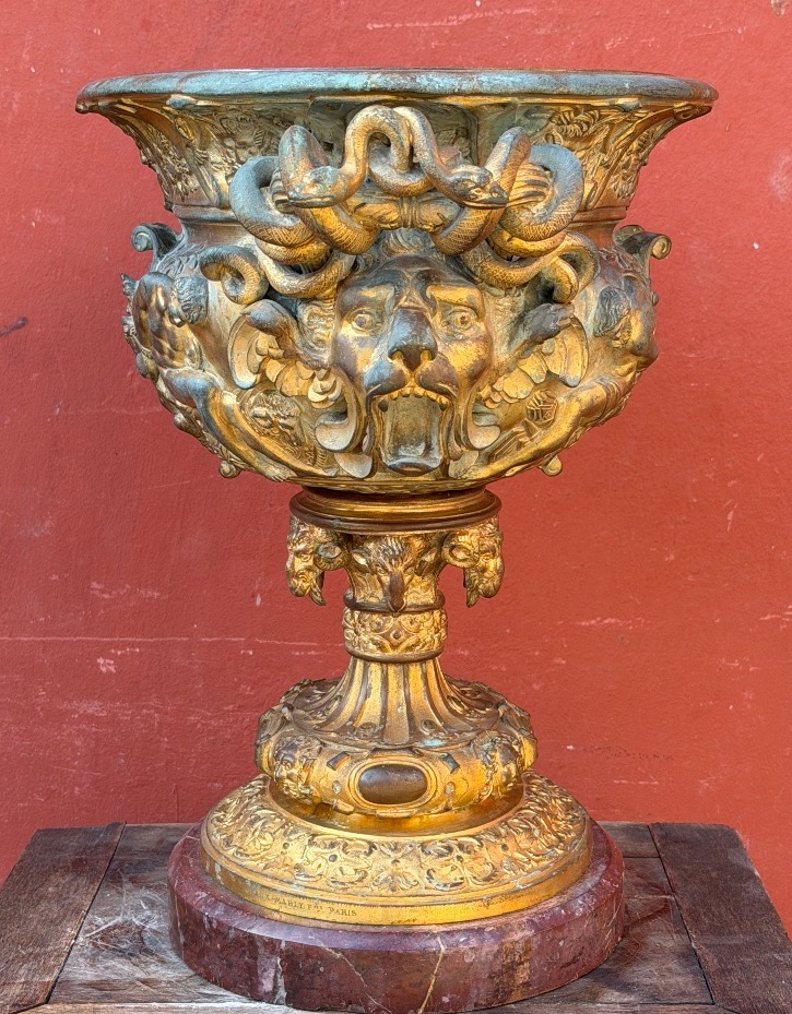 Importante coupe jardinière de style Néo renaissance en Bronze doré fondeur Graux Marly à Paris-photo-3