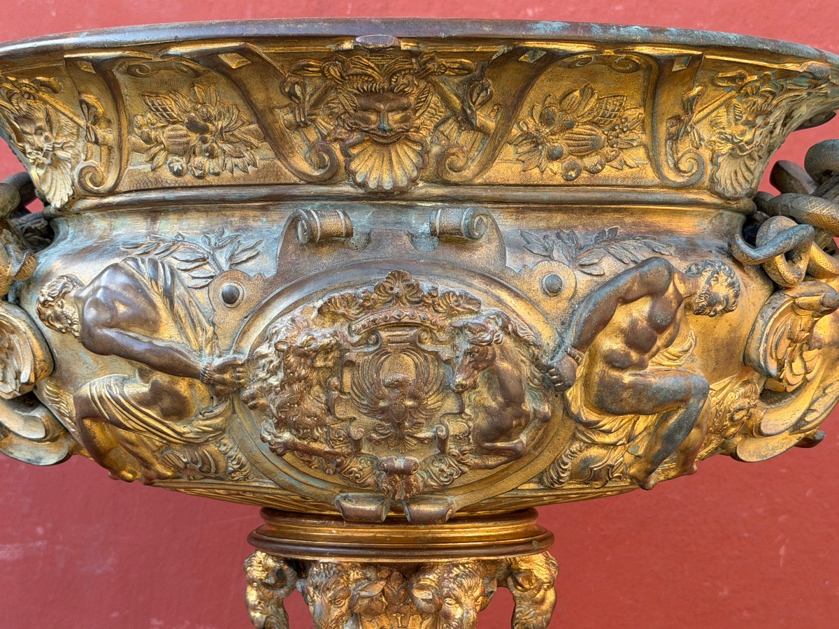 Importante coupe jardinière de style Néo renaissance en Bronze doré fondeur Graux Marly à Paris-photo-1