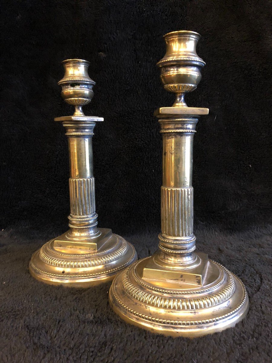 Pair Of Eighteenth Century Bronze Candlesticks-photo-7