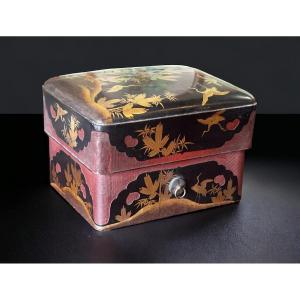 Important Lacquer Box From Japan Meiji Period - 19th Century - Japanese