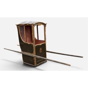 Antique Louis XV Sedan Chair - 18th-century Alliance Coat Of Arms Beneath A Count’s Crown