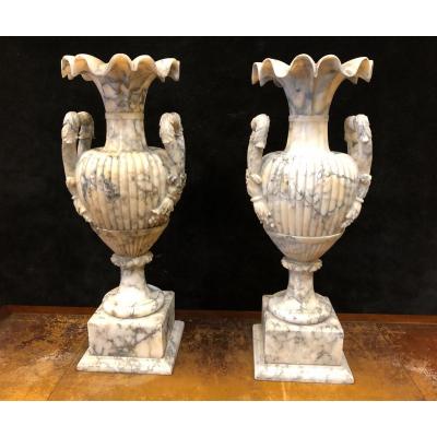 Large Pair Of Vases In Alabaster Italy Late Nineteenth H: 72 Cm