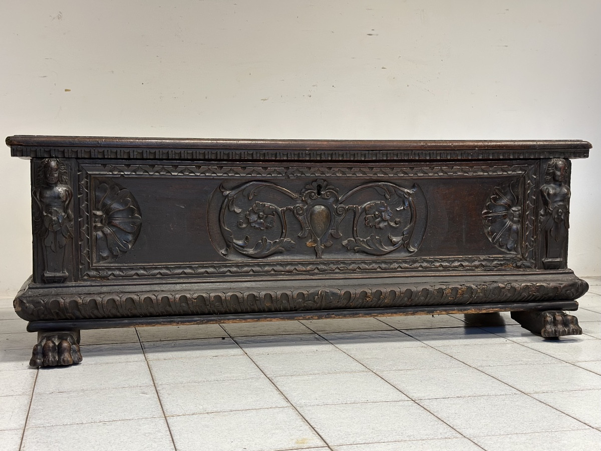 Lombard Carved Chest From The Early 17th Century