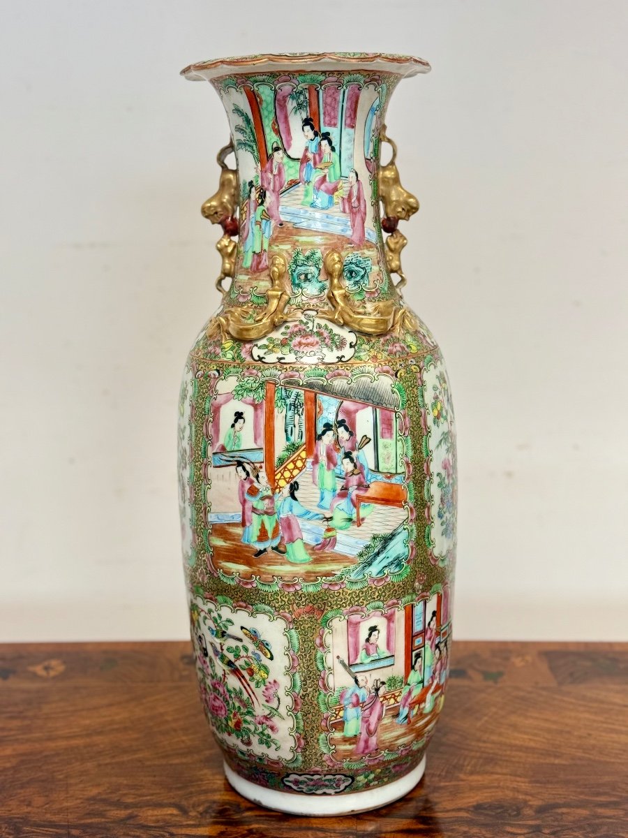 Famille Rose Porcelain Vase. China 19th Century