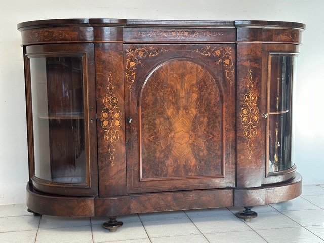 Victorian Burr Walnut Sideboard. 19th Century-photo-1
