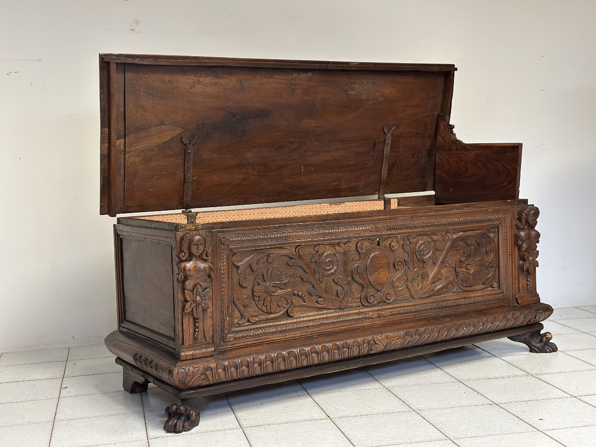 Lombard Chest Carved First Half Of 17th Century-photo-3