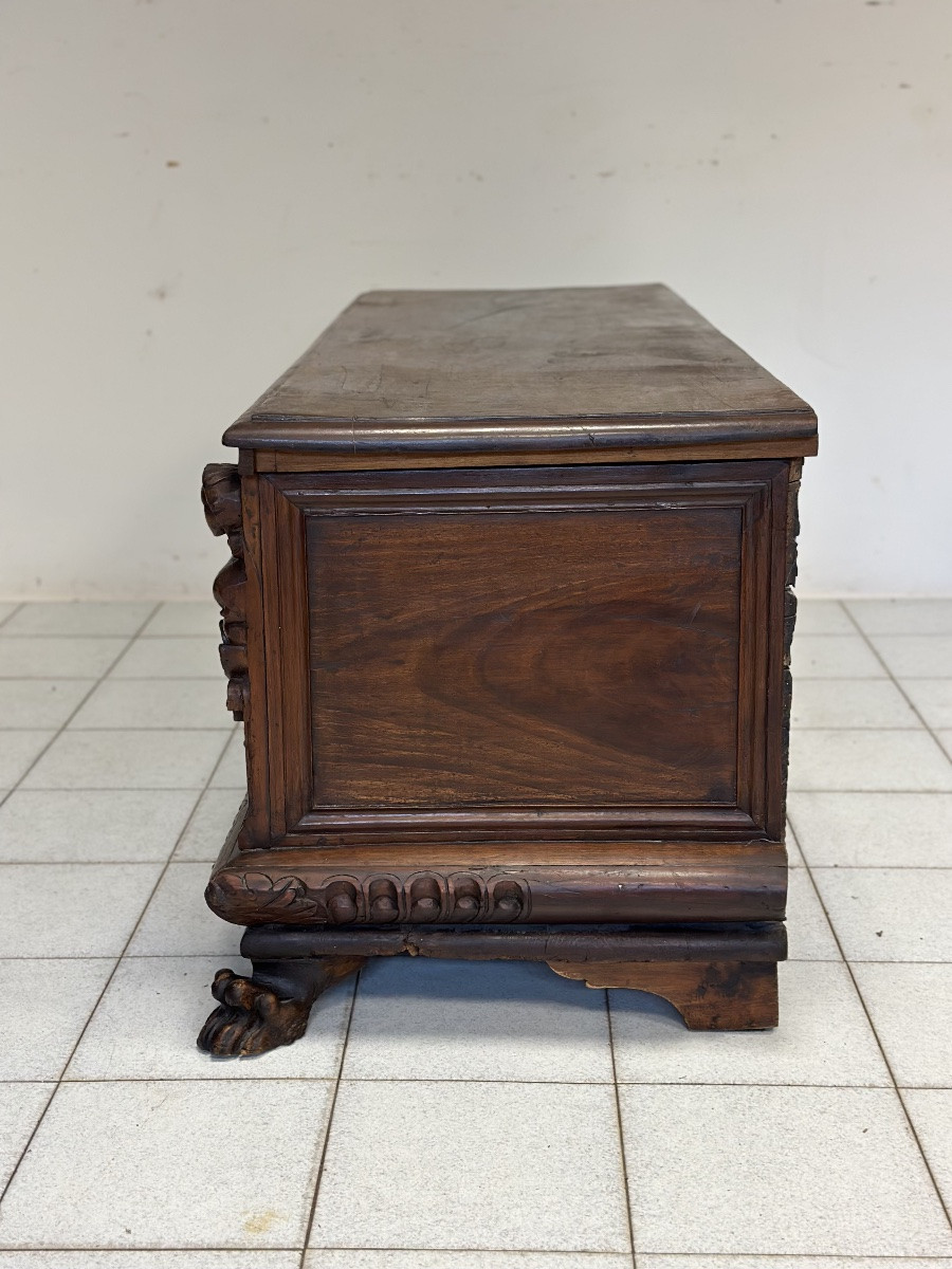 Lombard Chest Carved First Half Of 17th Century-photo-3